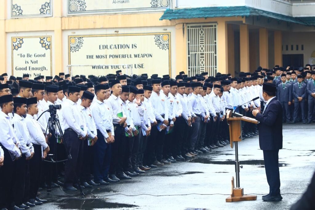 Direktur KMI Resmi Buka Ujian Tulis Semester II di Pondok Modern Tazakka