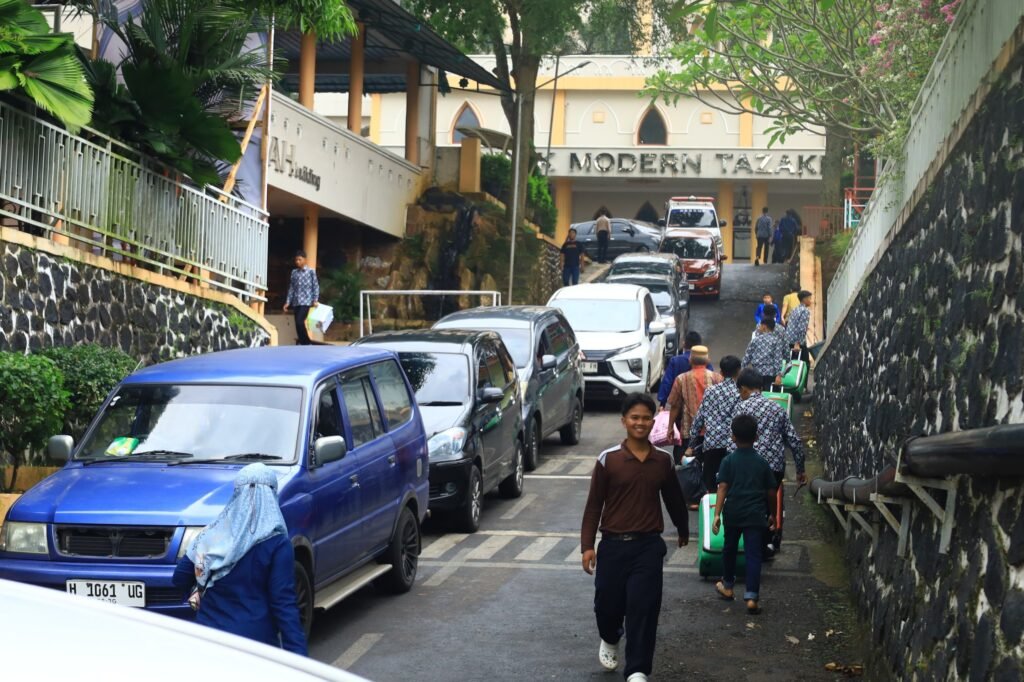Usai Liburan, Santri Tazakka Kembali Padati Pondok