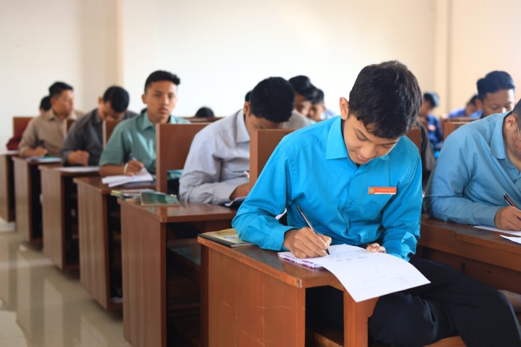 Ujian Mid Semester Berlangsung Selama Dua Pekan, Santri Kelas 2–5 Pondok Modern Tazakka Ikuti Evaluasi Akademik