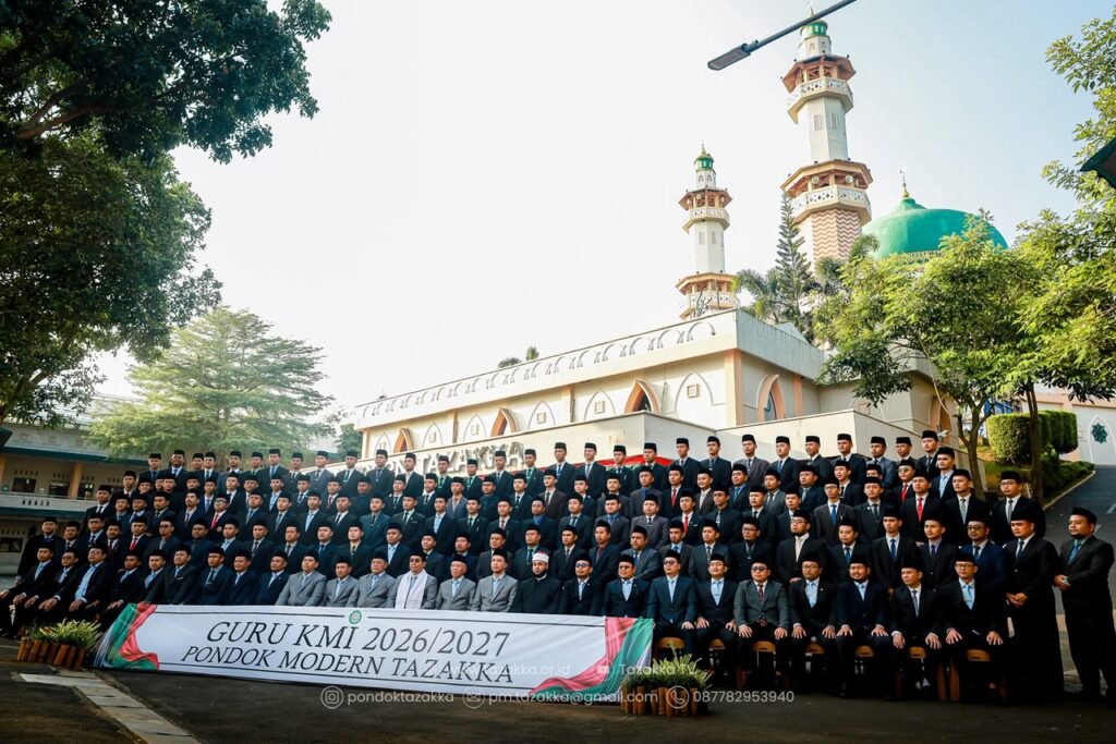 Keluarga Besar Pondok Modern Tazakka Gelar Perfotoan Bersama Tahun Pelajaran 2026/2027