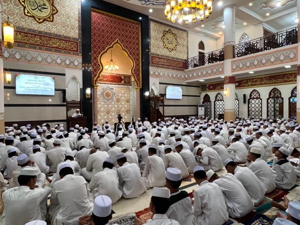 Tazakka Gelar Peringatan Maulid Nabi dengan Khataman, Dzikir, Shalawat dan Tausiyah