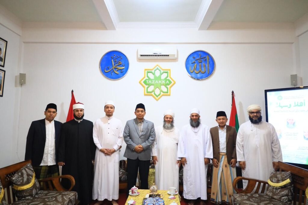 3 Masayikh Oman Kunjungi Pondok Modern Tazakka