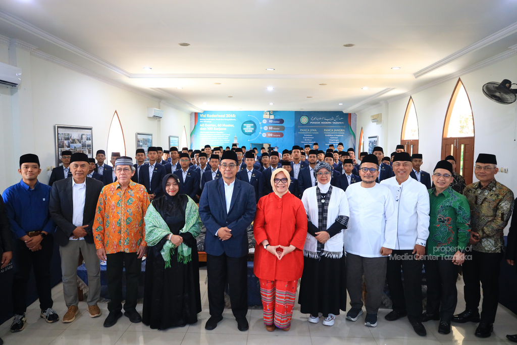 Tazakka Bersama UI Gelar Weekend Career Class bagi Santri Akhir KMI