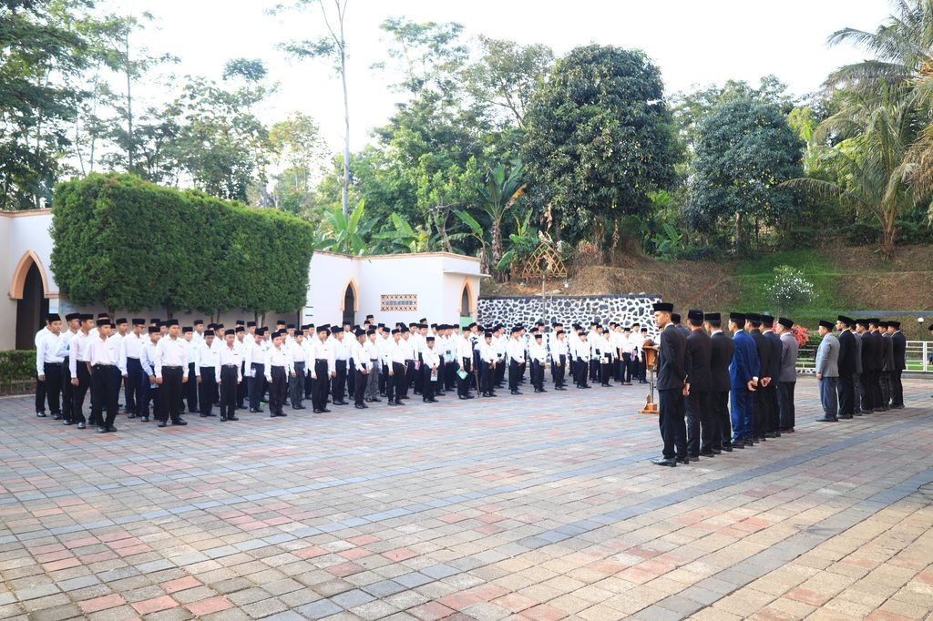 Tazakka Gelar Apel Pembukaan Ujian Tulis bagi Kelas 1 dan 1 Intensif