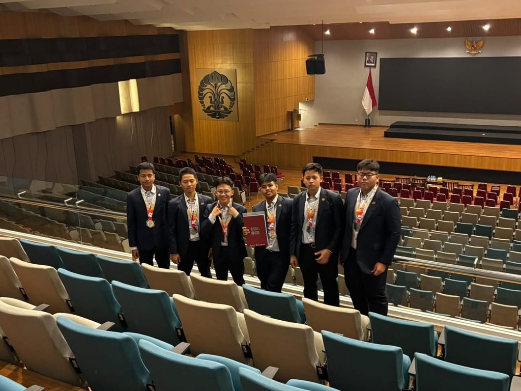AURA Tazakka Raih Perak di ISIF 2026 melalui Platform Monitoring dan Asisten Suara Berbasis ESP32