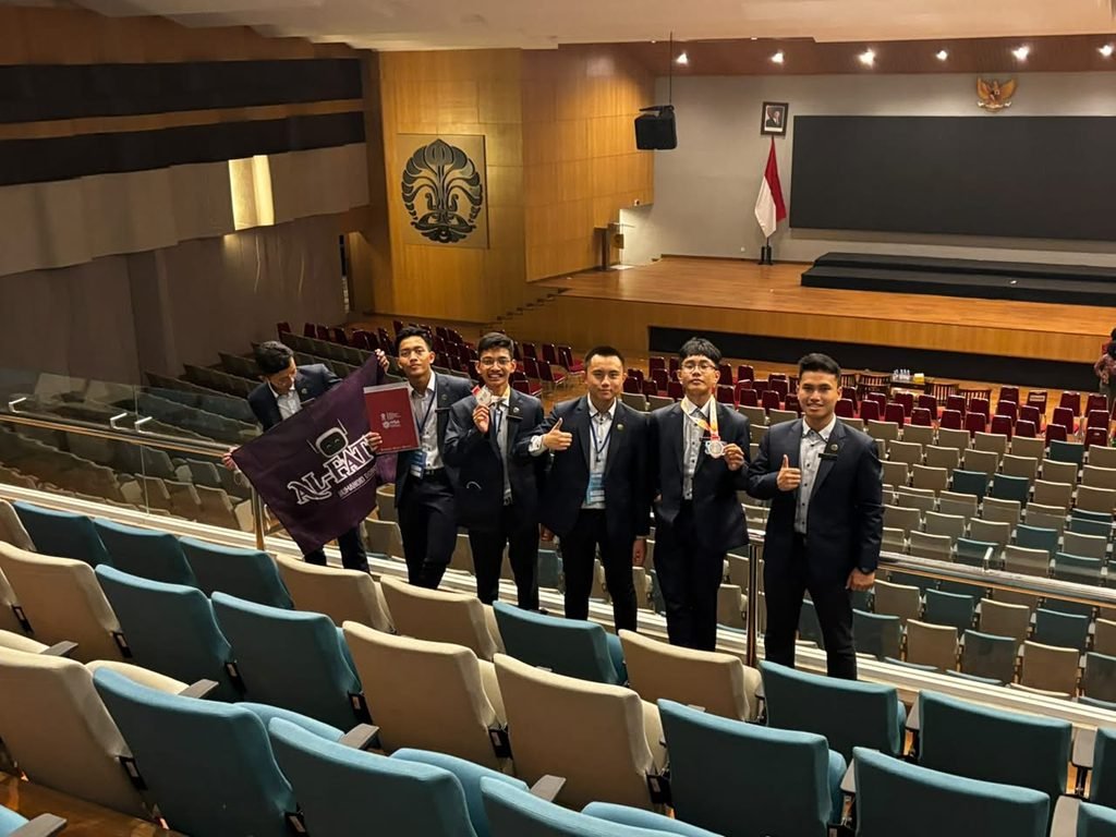 Robot Humanoid Berbasis AI Bawa RAIH LINGUA Tazakka Raih Perak di ISIF 2026